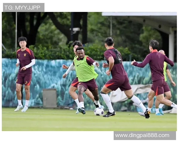 足球运动的独特魅力与竞技特点全面解析与探讨